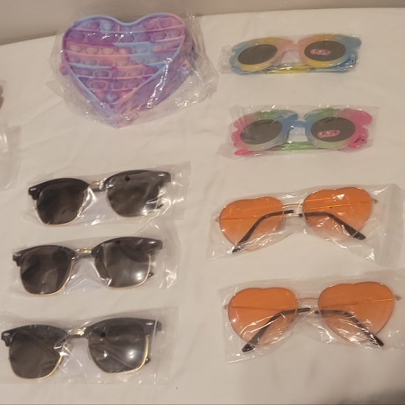 Assortment of Child Sunglasses & Purse - Picture 3 of 4